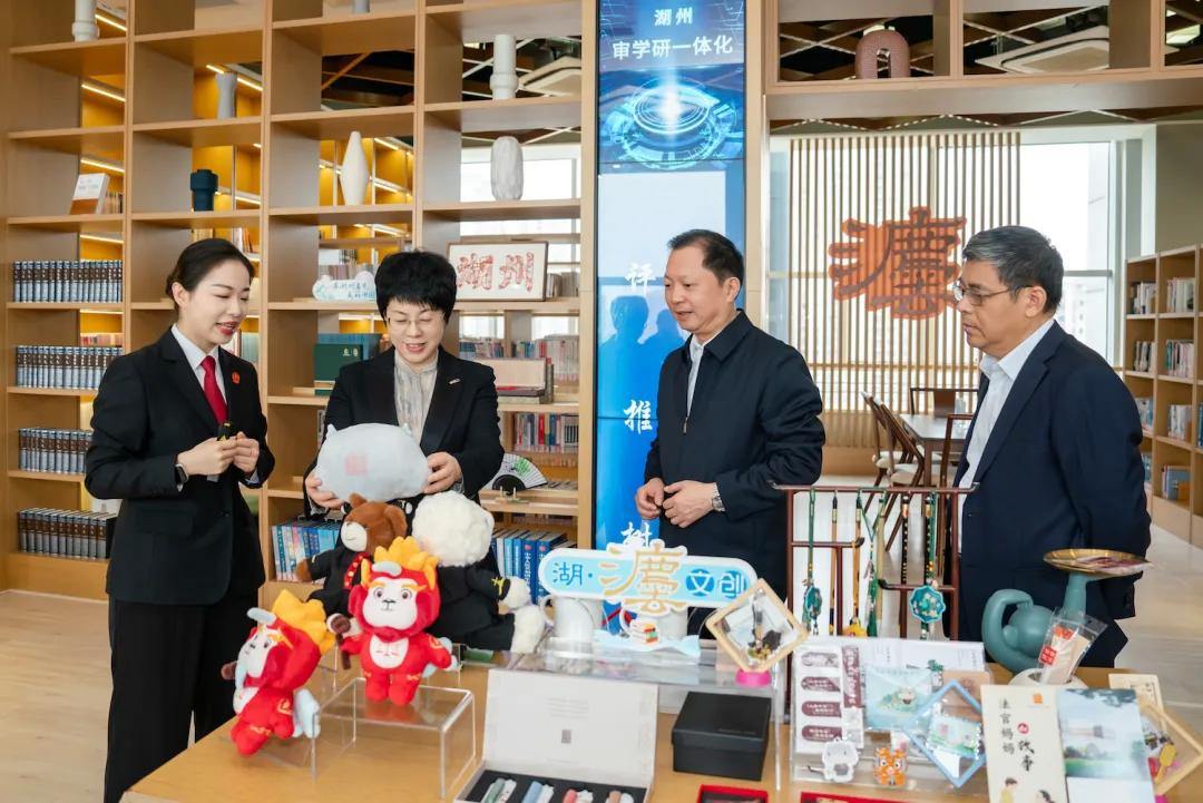 郑青赴湖州调研法院工作